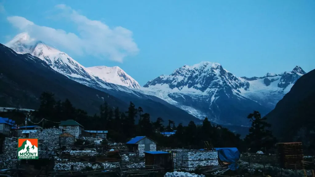 Manaslu circuit trek with tsum Valley