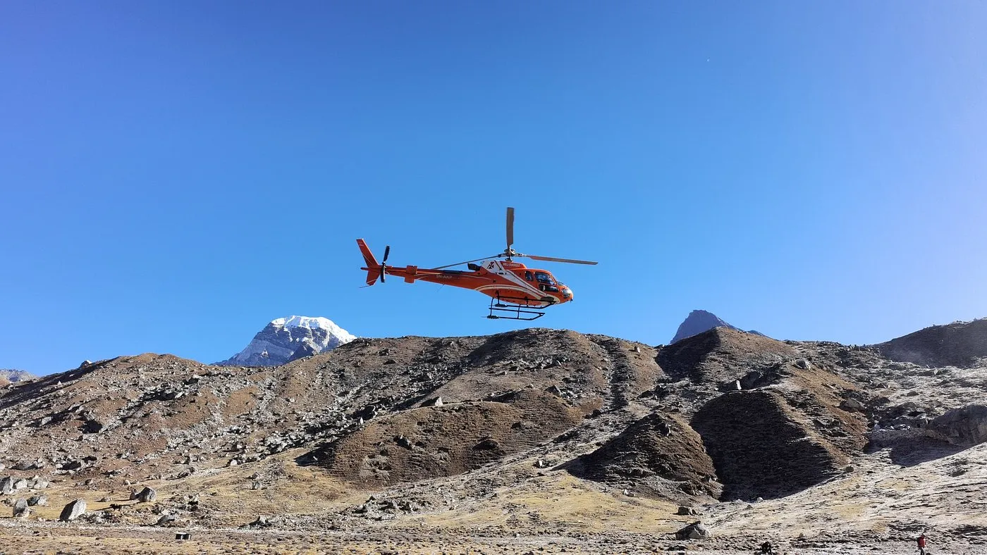 Перевал Гокио Чола с базовым лагерем Эвереста