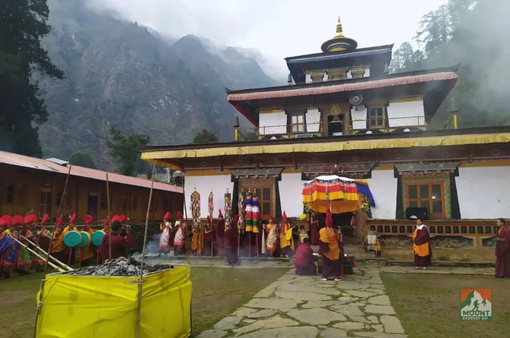 Serang Gompa trek and larkya la pass trek, manaslu